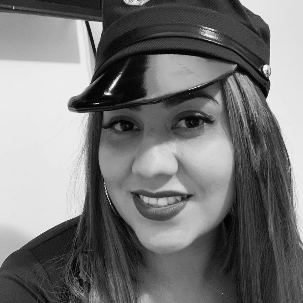 Meet your Posher, Anahi